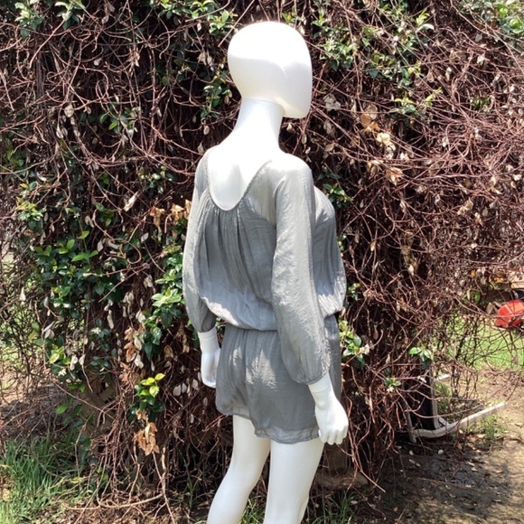 SOFIA By Sofia Vergara Italian Made Smoke Gray Silk Blend Lined Short Romper - Picture 3 of 9